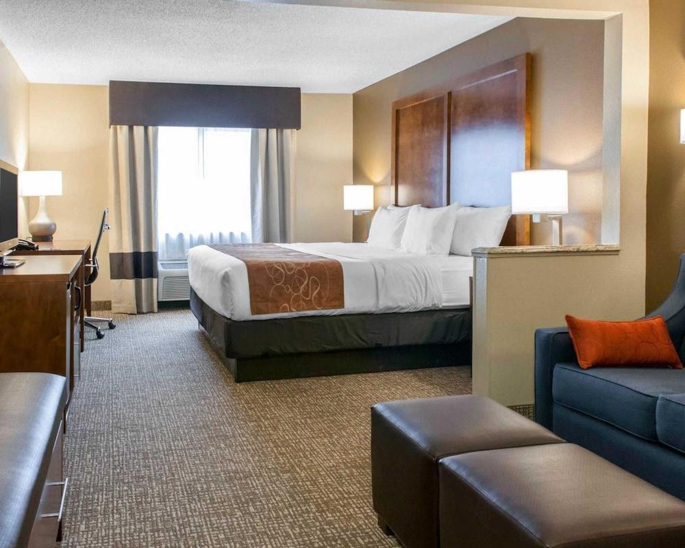 Comfort Suites Terre Haute University Area Buitenkant foto