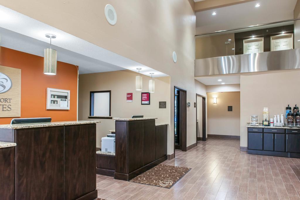 Comfort Suites Terre Haute University Area Buitenkant foto