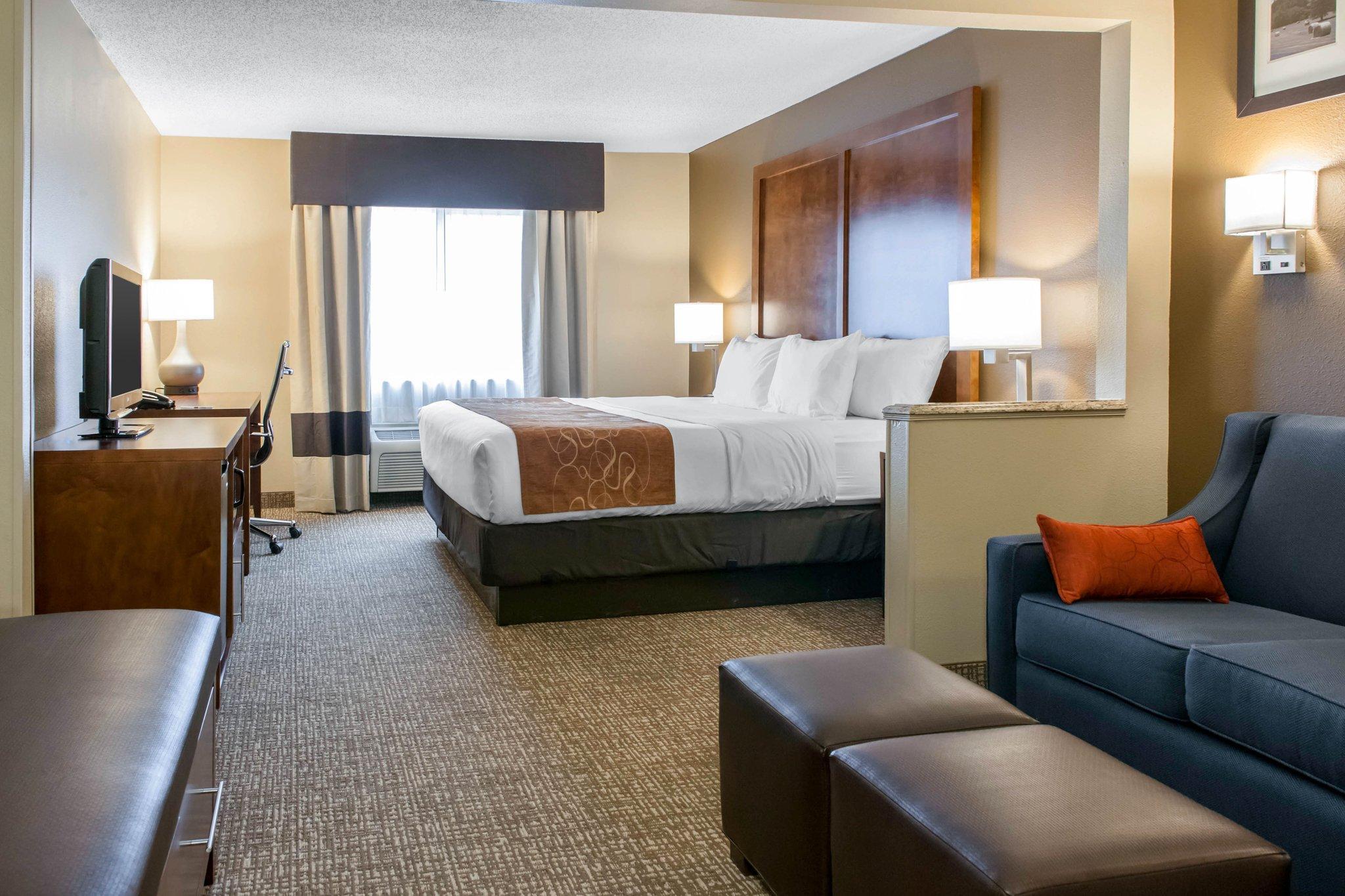 Comfort Suites Terre Haute University Area Buitenkant foto