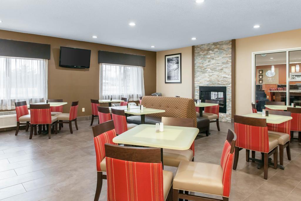 Comfort Suites Terre Haute University Area Buitenkant foto