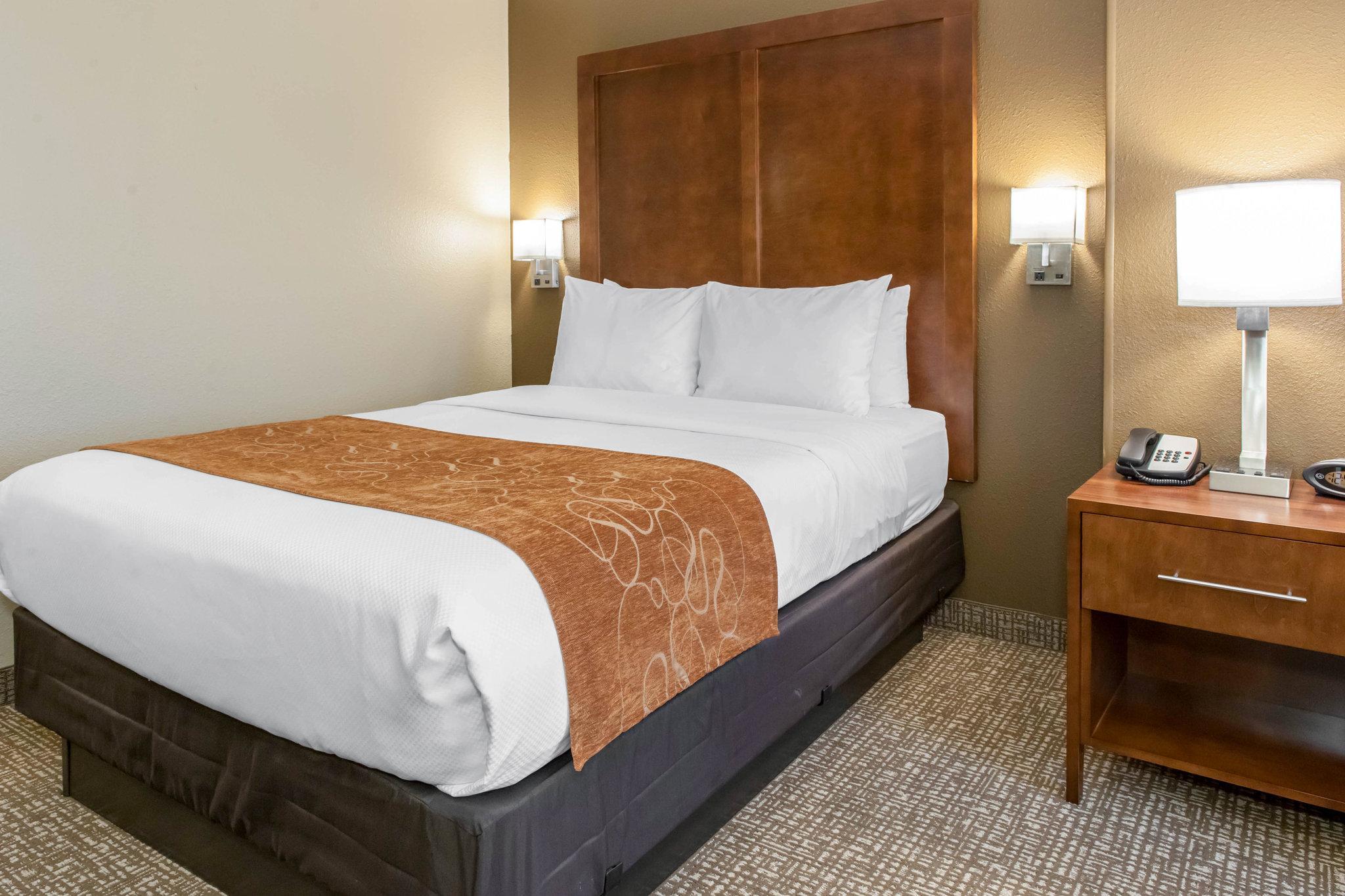Comfort Suites Terre Haute University Area Buitenkant foto