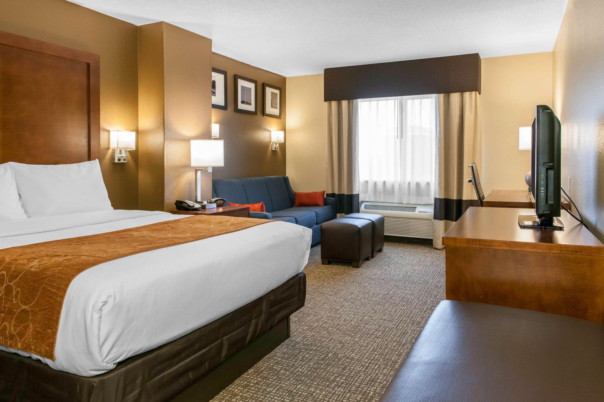Comfort Suites Terre Haute University Area Buitenkant foto