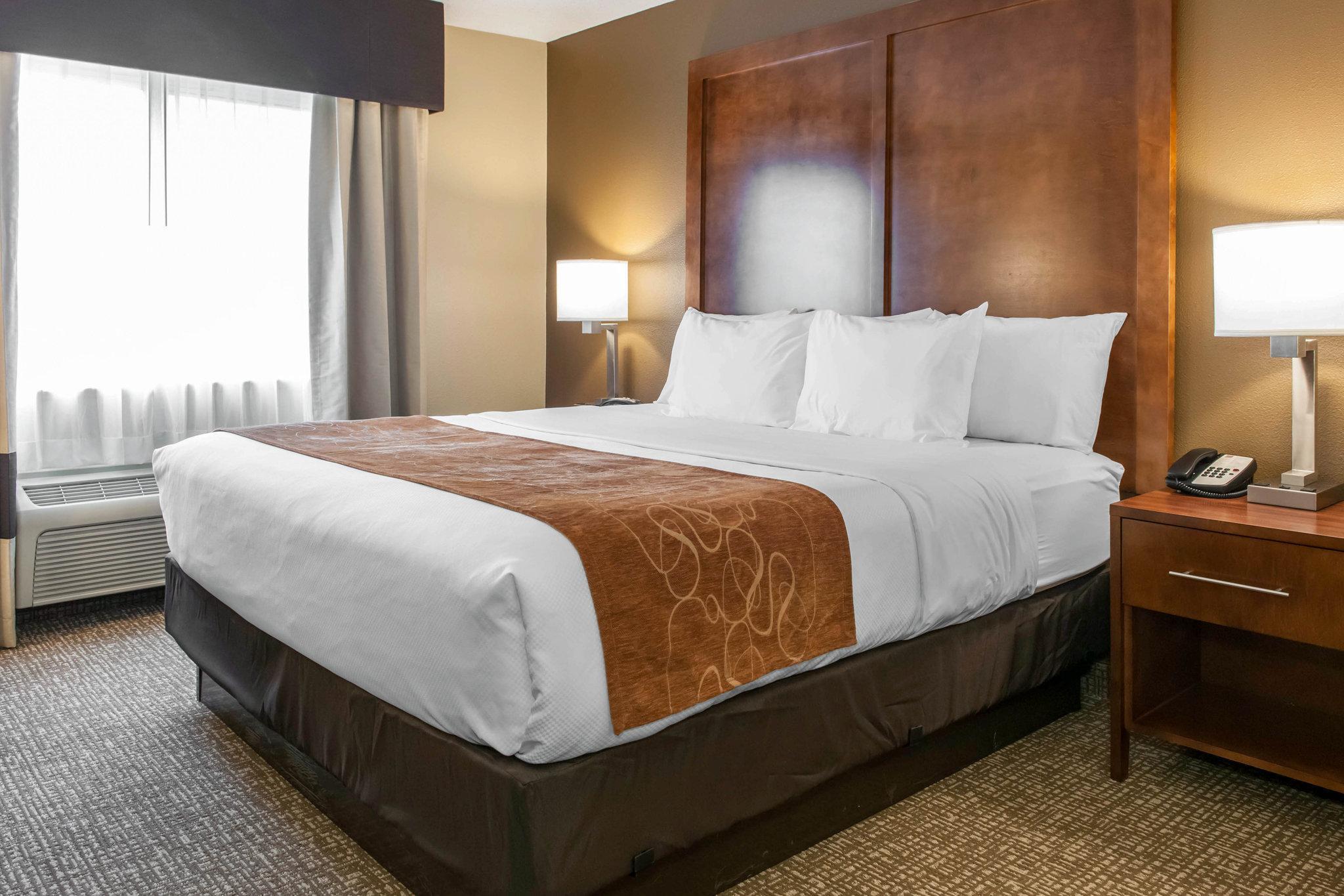 Comfort Suites Terre Haute University Area Buitenkant foto