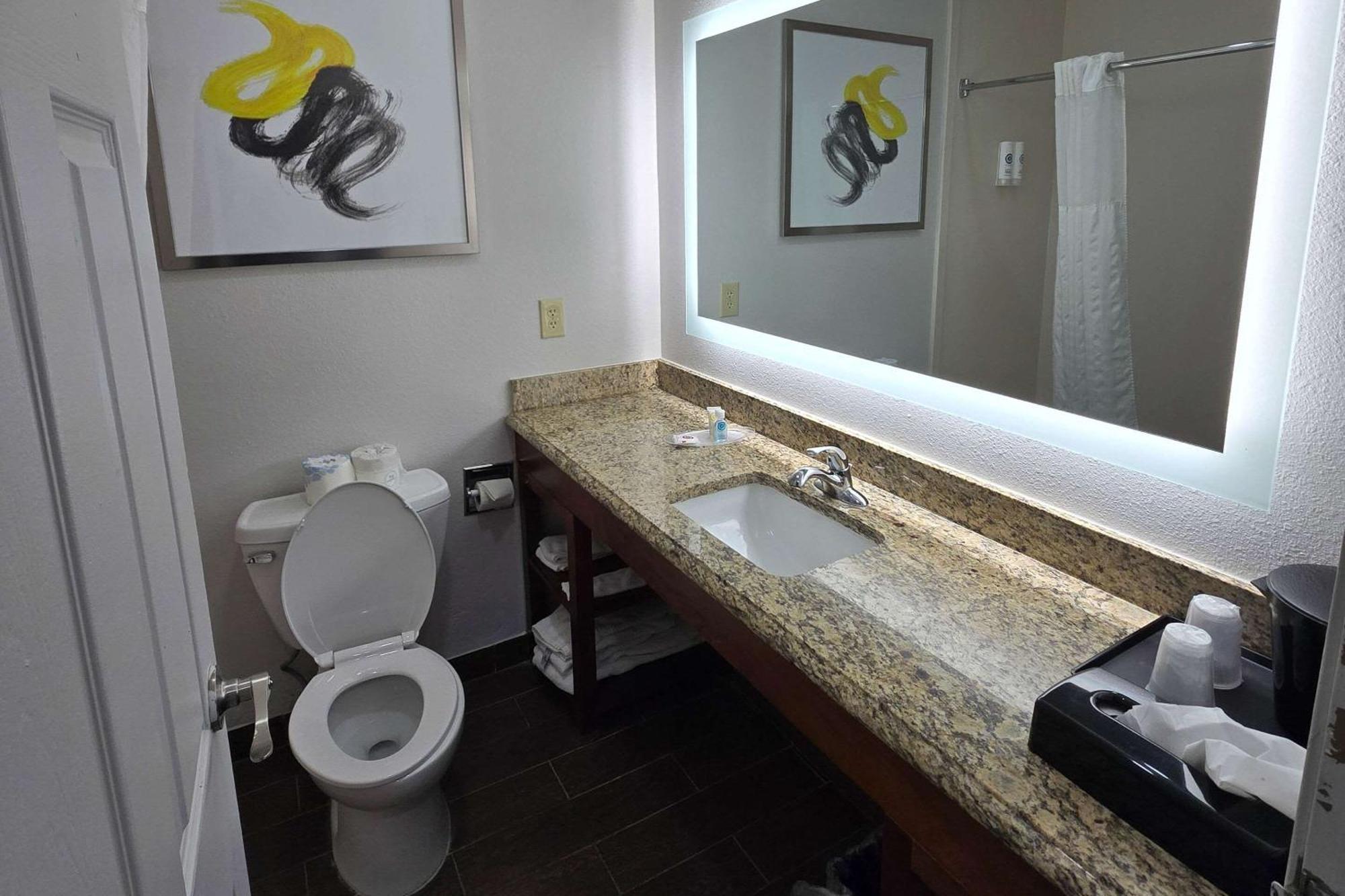 Comfort Suites Terre Haute University Area Buitenkant foto